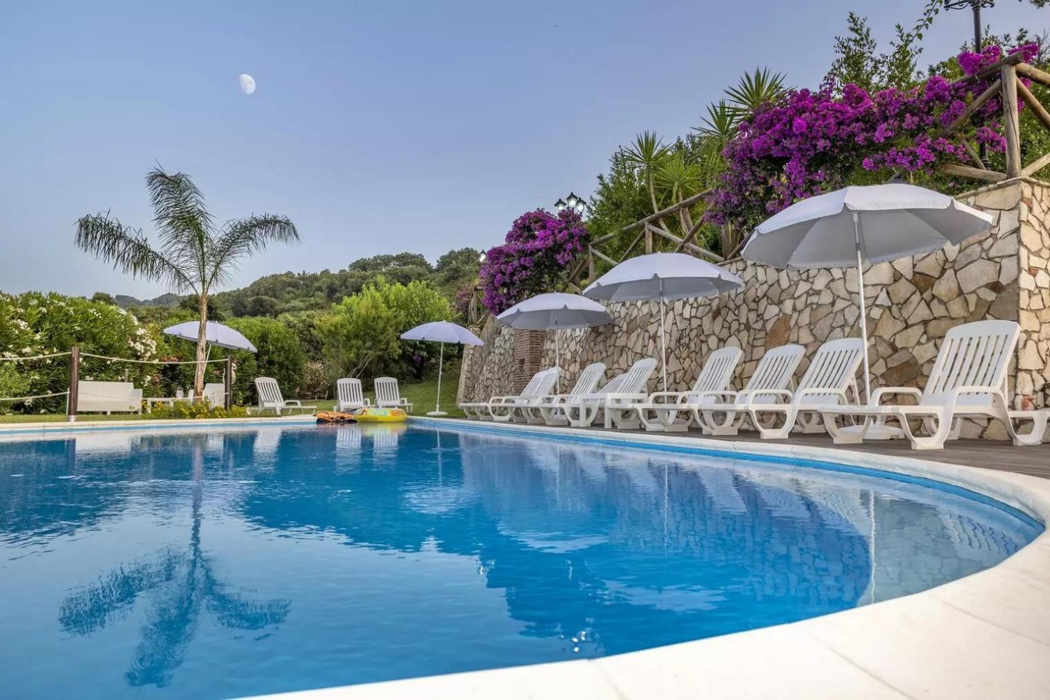 Arcaloro Resort Rooms Luna Sant'Angelo di Brolo Εξωτερικό φωτογραφία